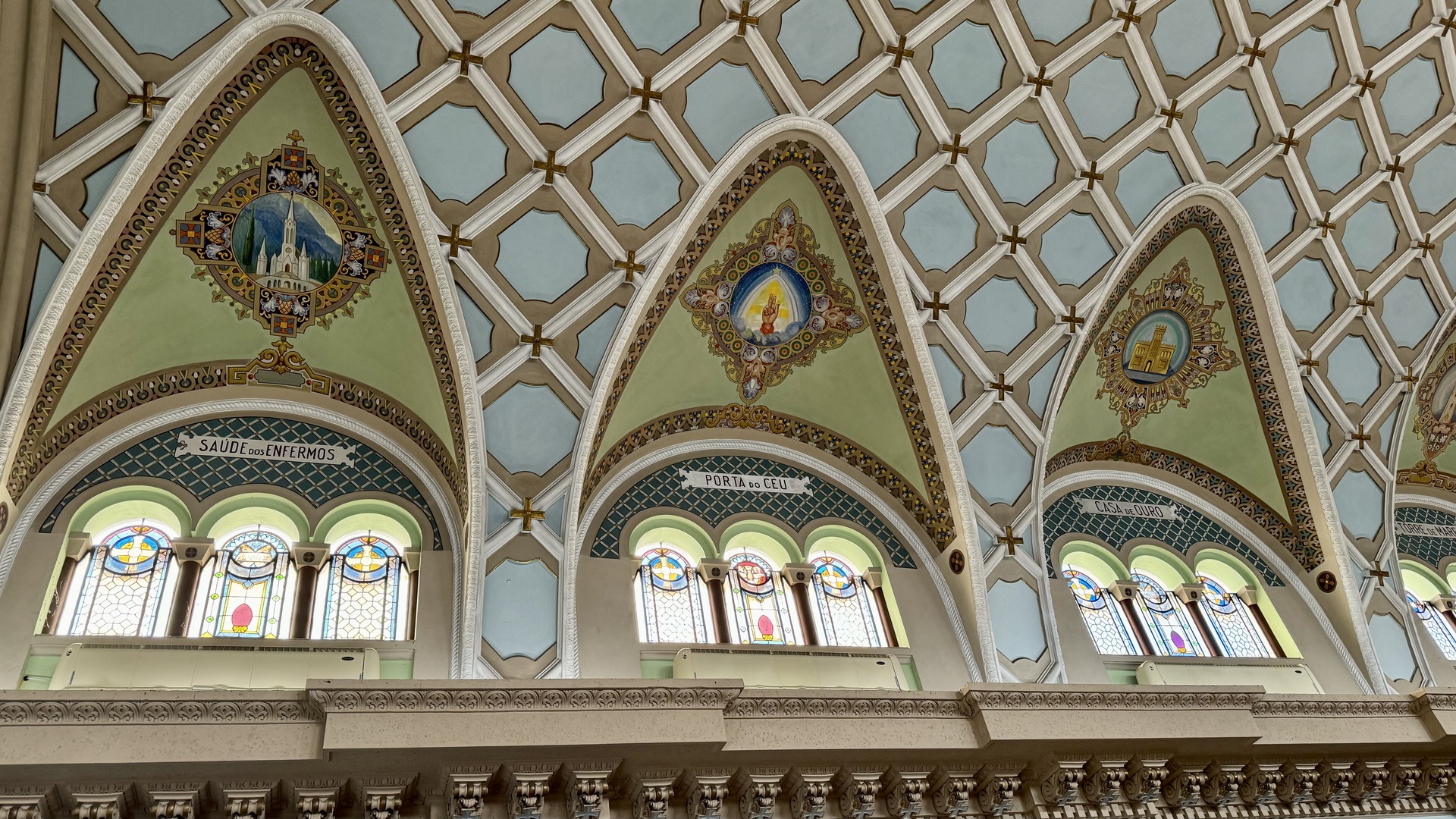 banner-basilica-nossa-senhora-de-lourdes-vila-isabel-parocos